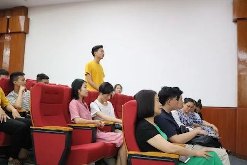 bc贷艺术家石叔诚与特邀艺术家顾平受邀于成都大学东盟艺术学院、音乐与舞蹈学院艺术实践周开展公开课